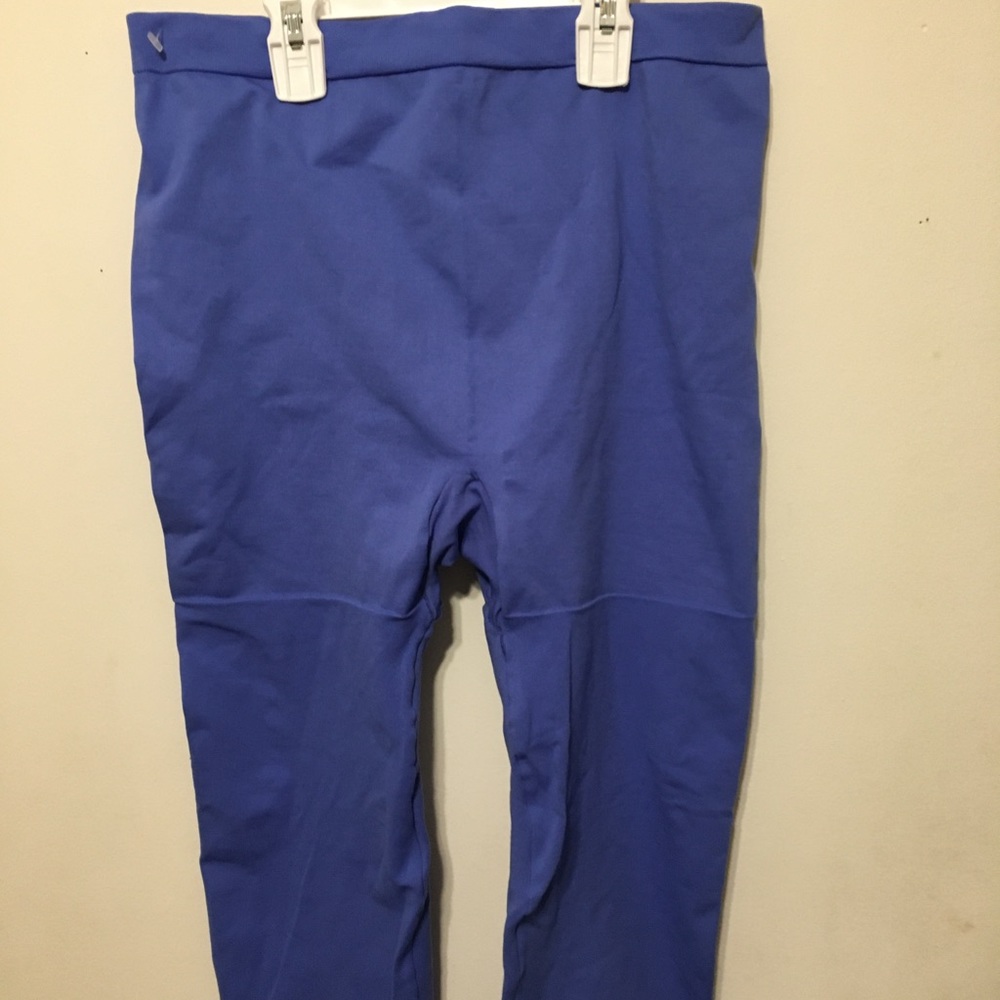 Lane Bryant woman’s livi capri leggings.